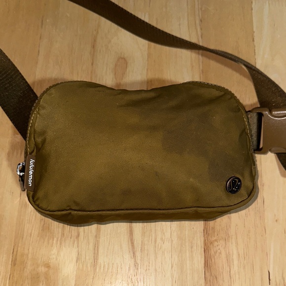 lululemon athletica Other - lululemon athletica Men's Khaki Belt Bag